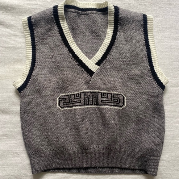 SHEIN CROP KNIT VEST - Picture 2 of 3